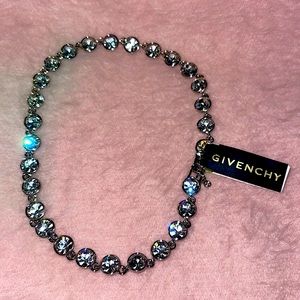 GIVENCHY necklace ✨